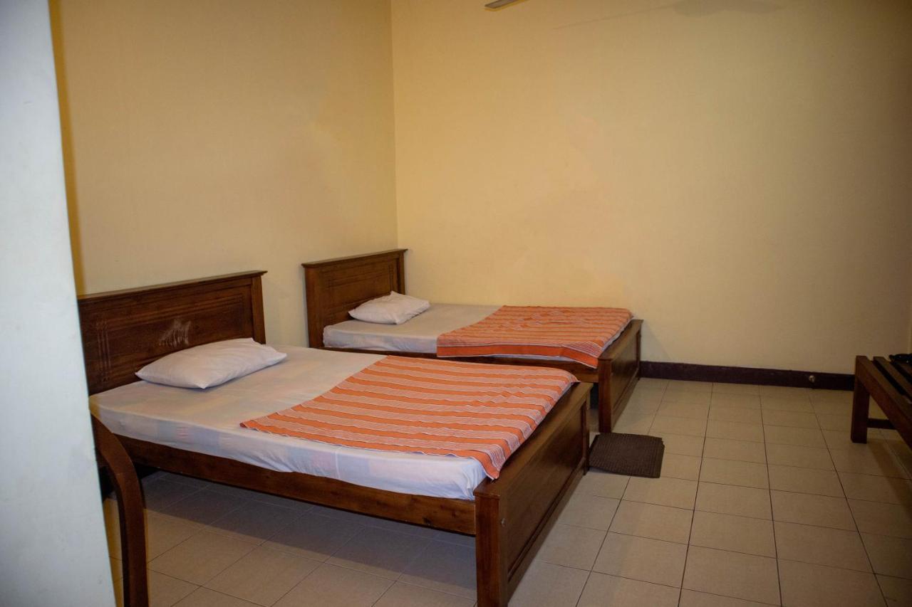 Chamaya Holiday Inn Балангода Екстериор снимка