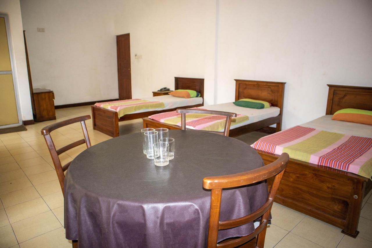 Chamaya Holiday Inn Балангода Екстериор снимка