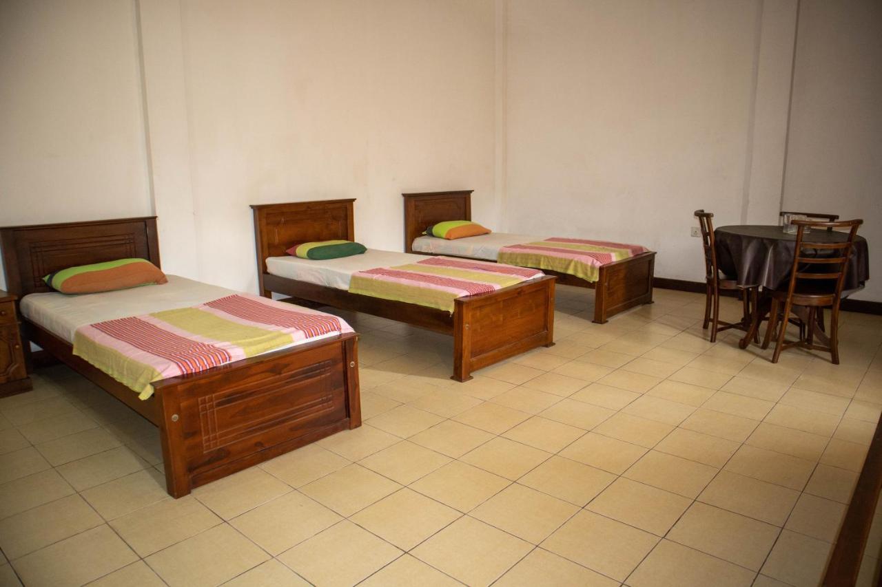 Chamaya Holiday Inn Балангода Екстериор снимка